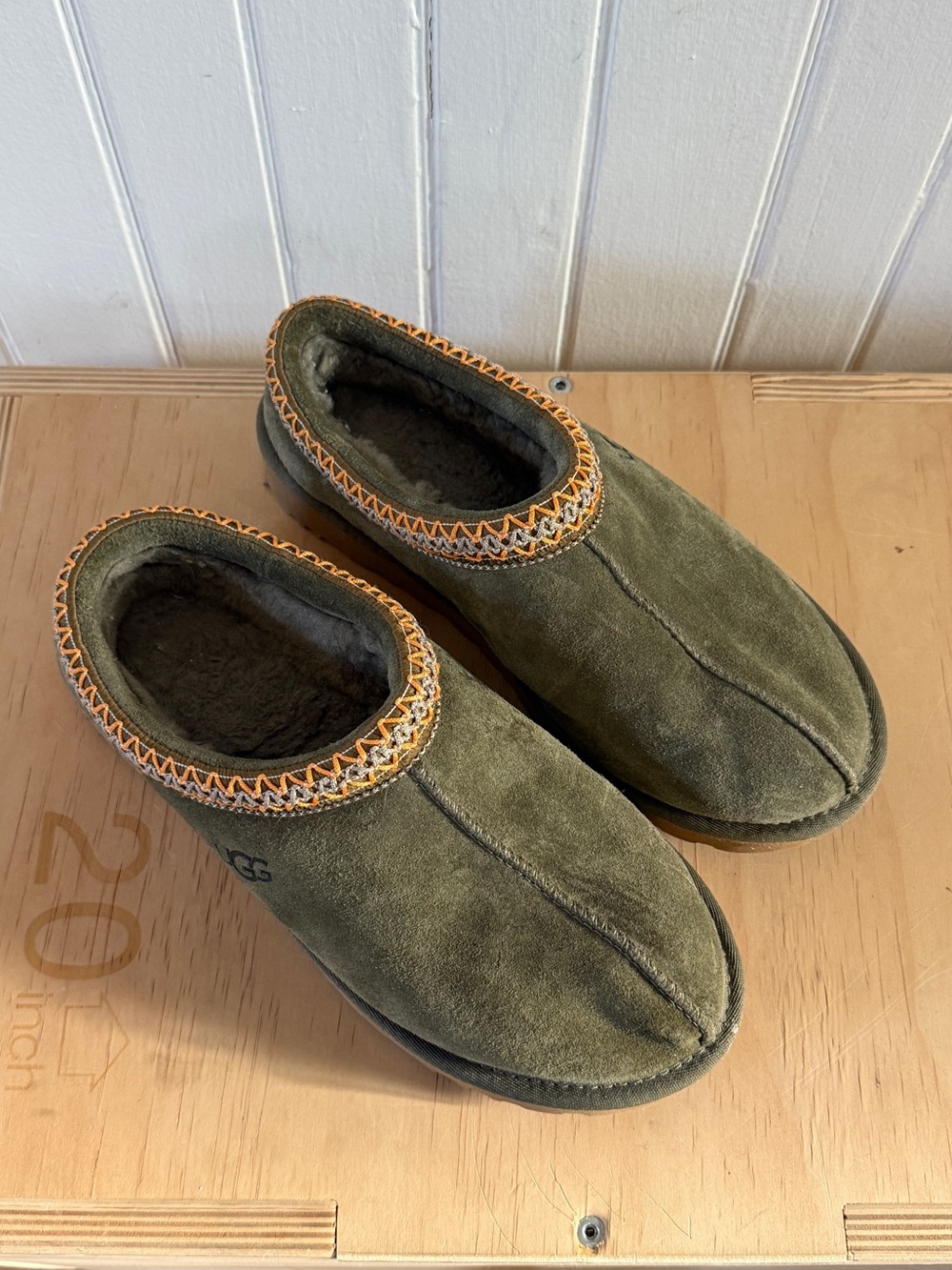 UGG Women's 9 Tasman Slipper. Burnt Olive.
